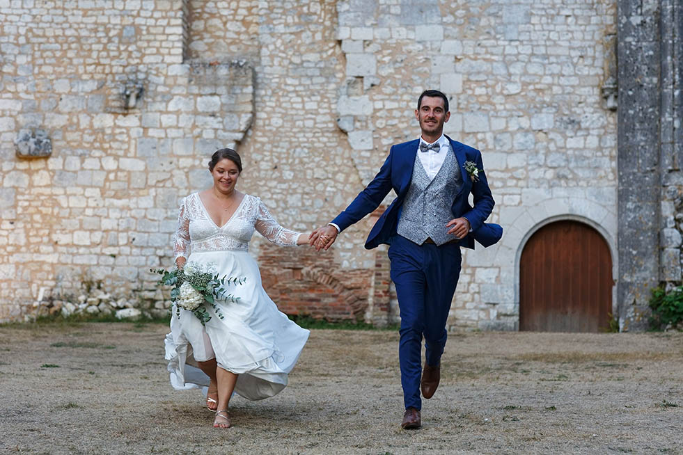 UN MARIAGE À L’ABBAYE DE FONTAINE-GUÉRARD